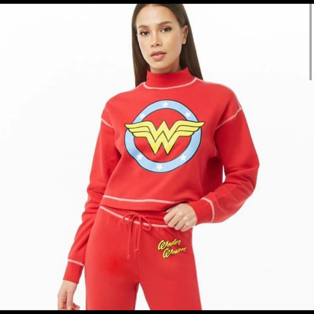 Forever 21 Wonder Woman Graphic Sweatshirt